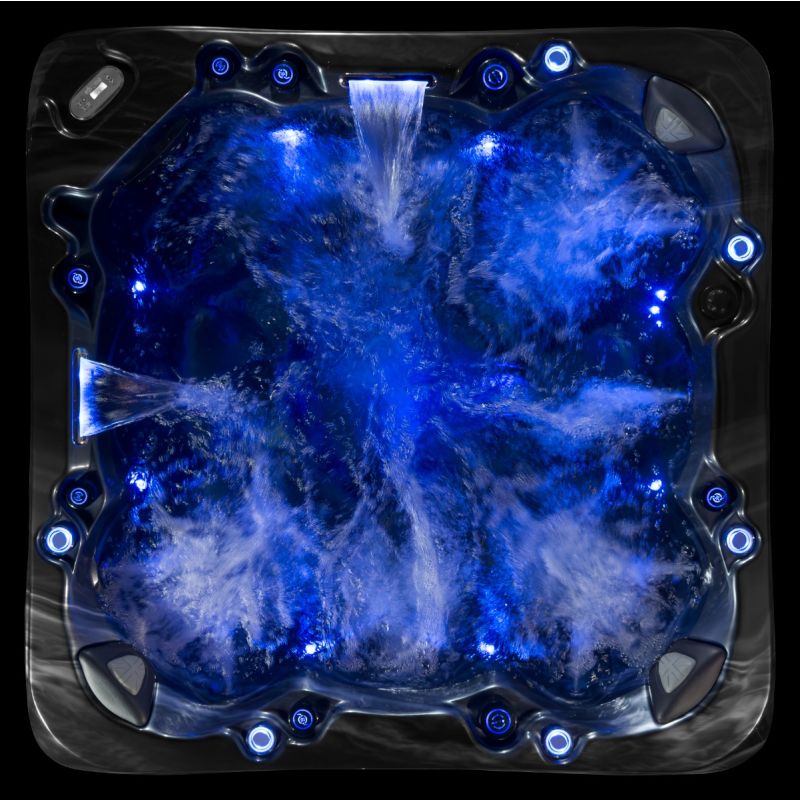 Commodore™ 7 Person Hot Tub