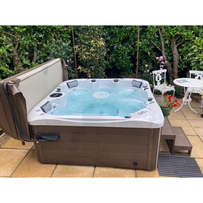 Spencer 5 person hot tub