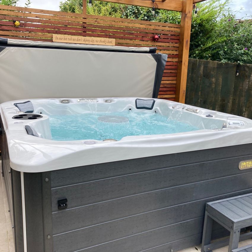 Ex-display Balmoral Hot Tub