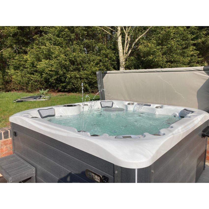 Balmoral Hot Tub™