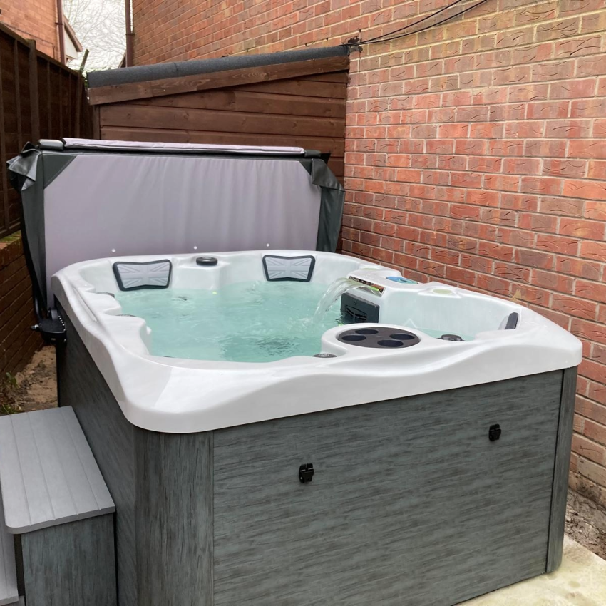 Tranquil™ 3-4 Person Hot Tub