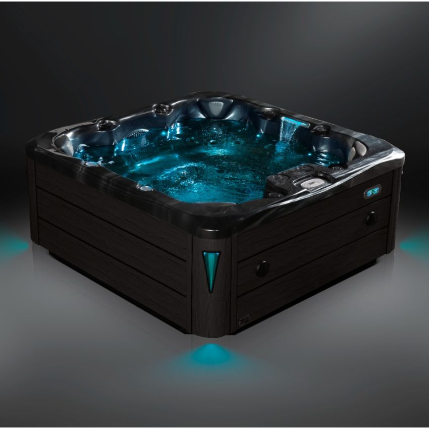 Monarch™ 7 Person Hot Tub