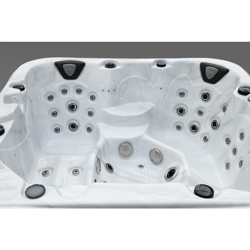 Admiral™ 5 Person Hot Tub