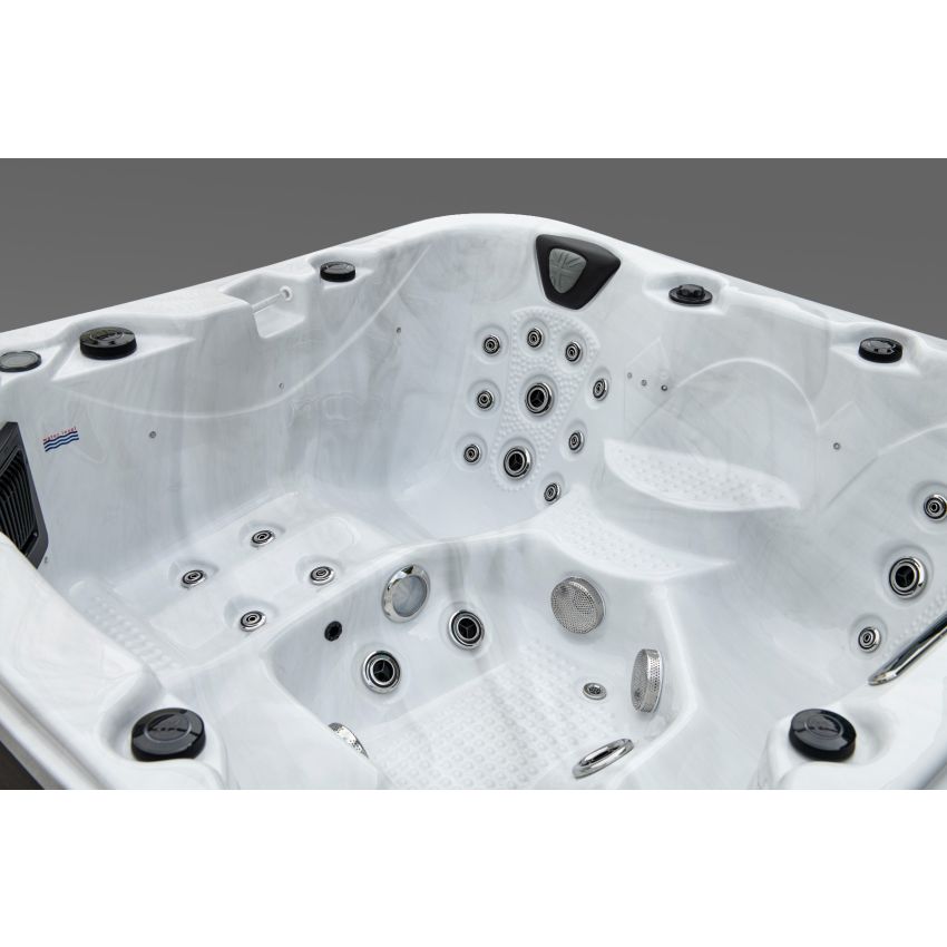 Admiral™ 5 Person Hot Tub