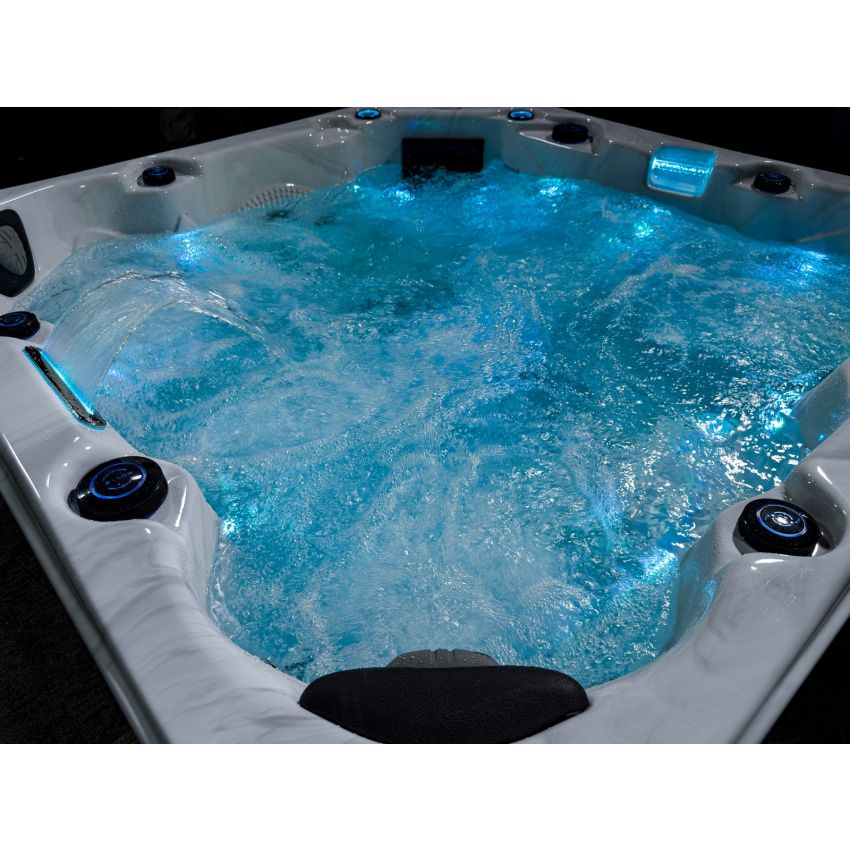 Admiral™ 5 Person Hot Tub