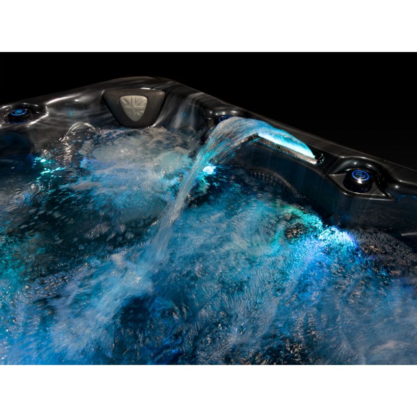 Admiral™ 5 Person Hot Tub