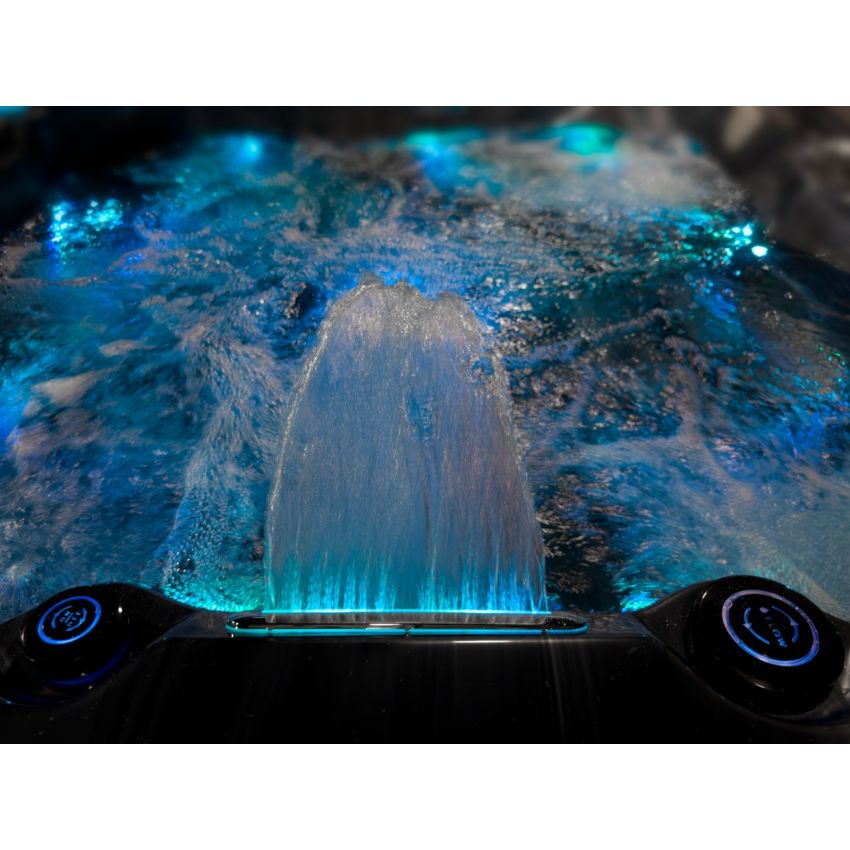 Admiral™ 5 Person Hot Tub