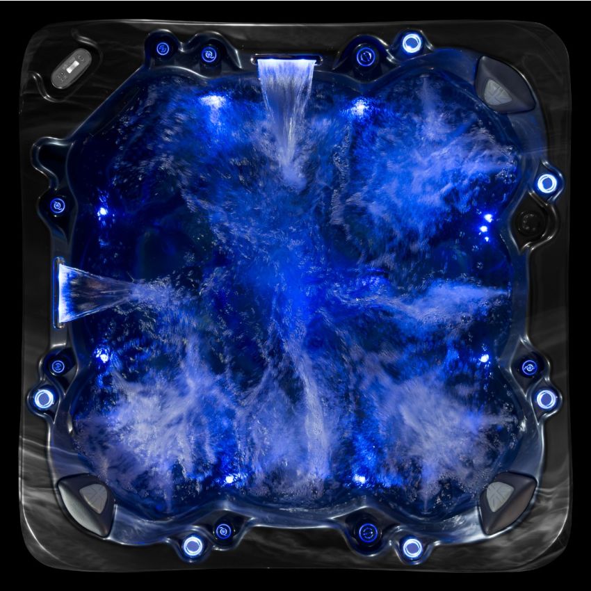 Commodore™ 7 Person Hot Tub