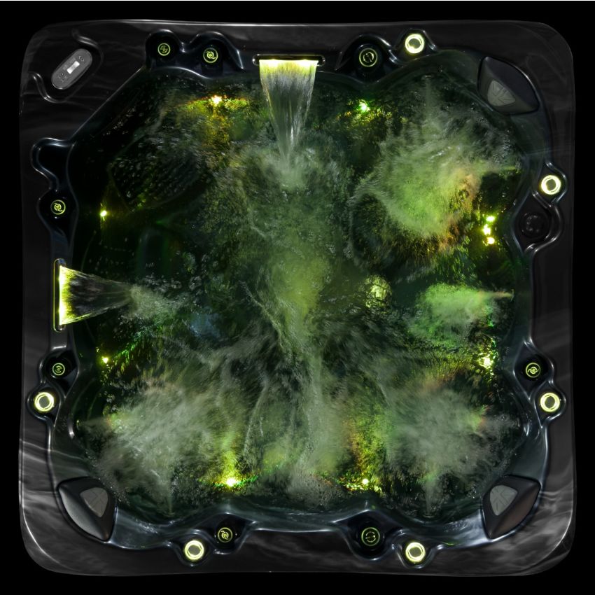 Commodore™ 7 Person Hot Tub