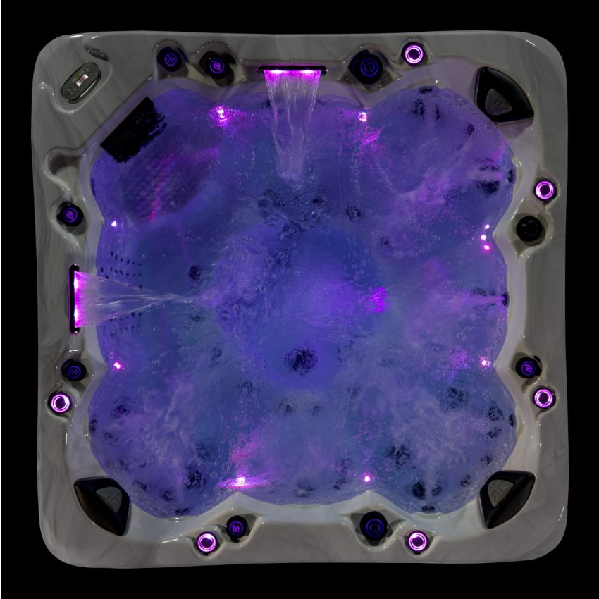 Commodore™ 7 Person Hot Tub