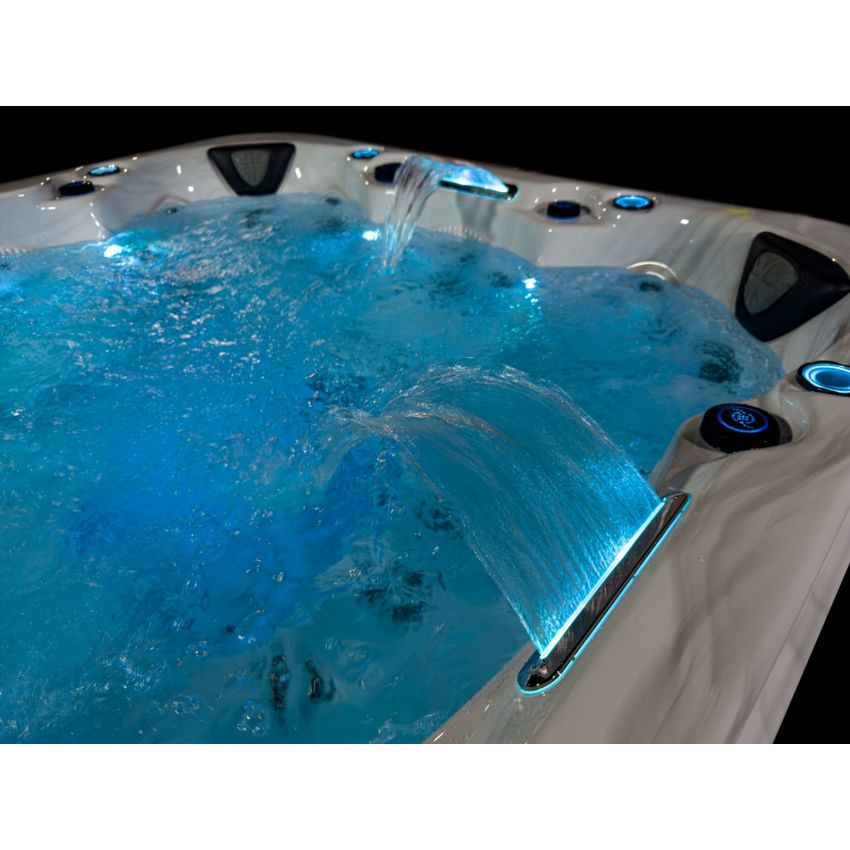 Emperor™ 6 Person Lounger Hot Tub