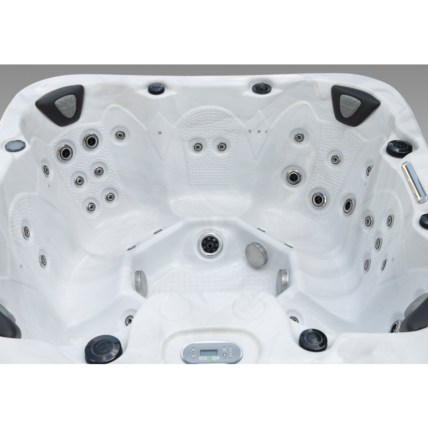 Monarch™ 7 Person Hot Tub