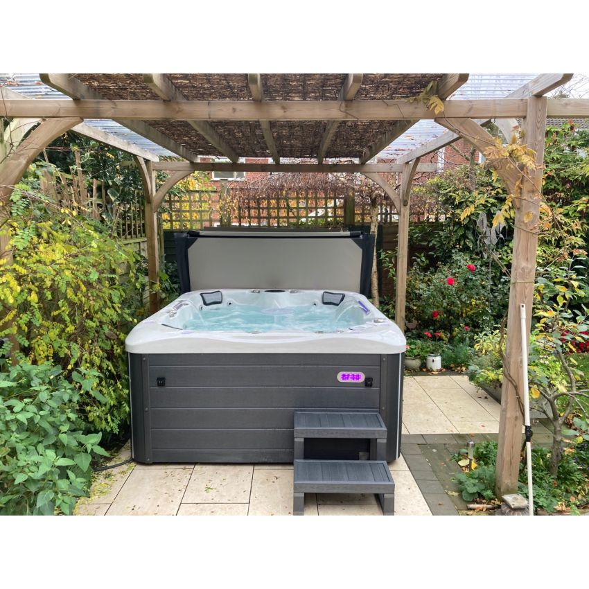 Sandringham Hot Tub™