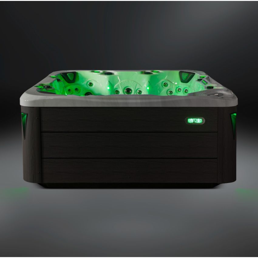 Commodore™ 7 Person Hot Tub
