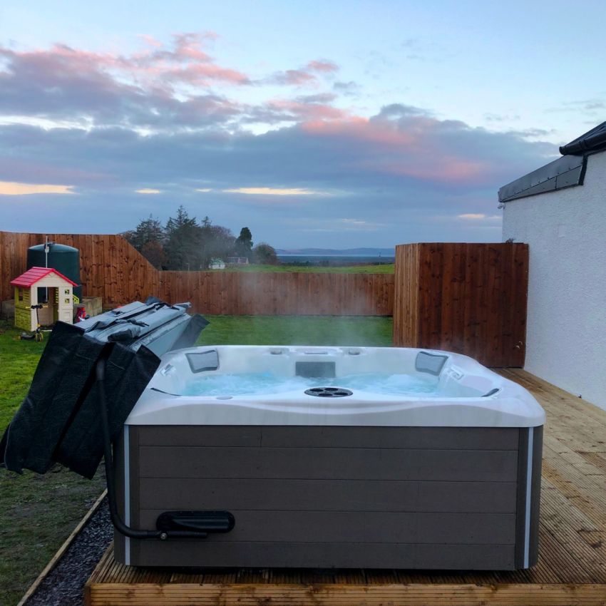 Pre-Loved Jubilee Hot Tub 