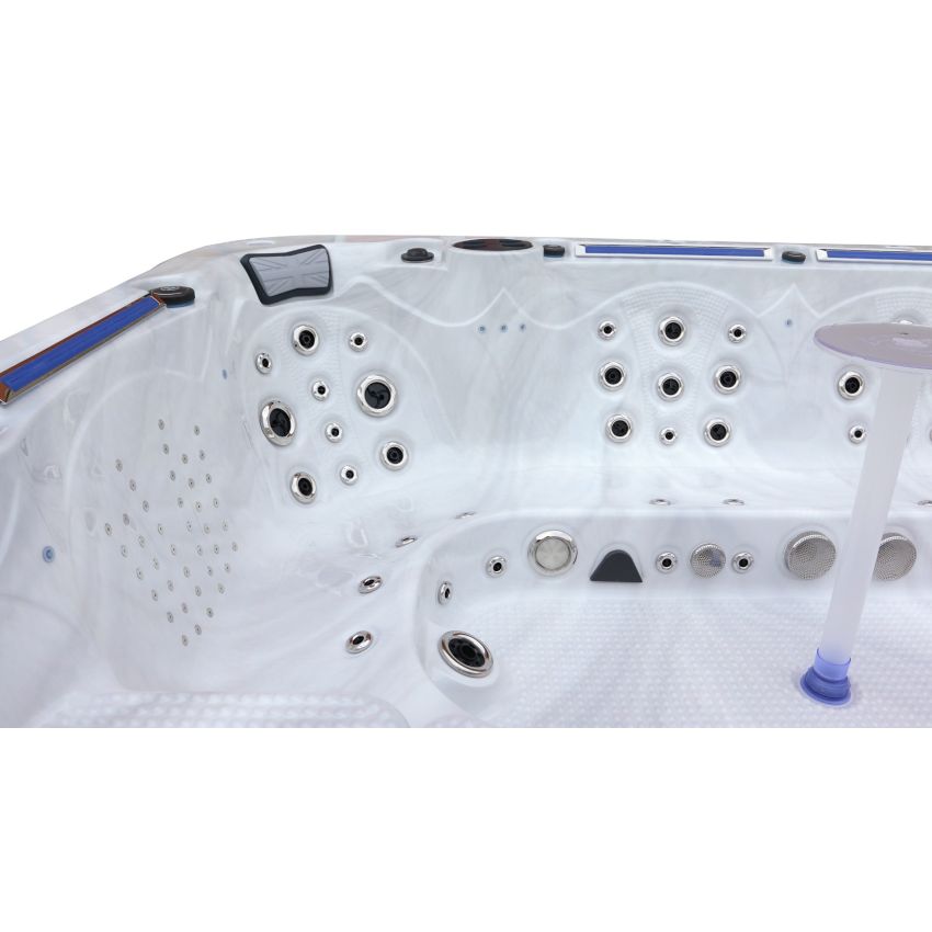 Buckingham Hot Tub™