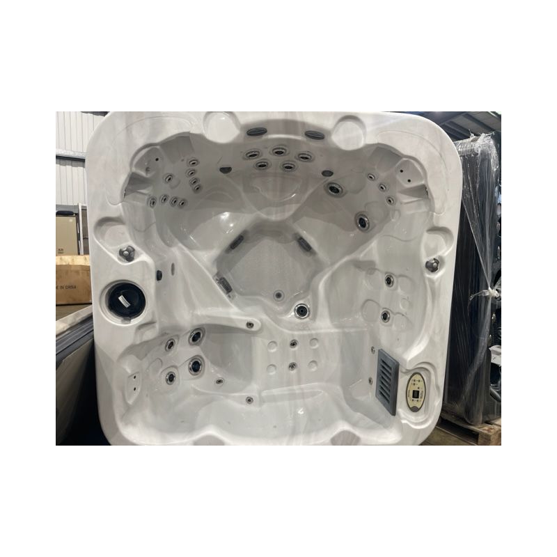 Pre-loved Coast Spas NorthWinds Vantage Hot Tub 2014