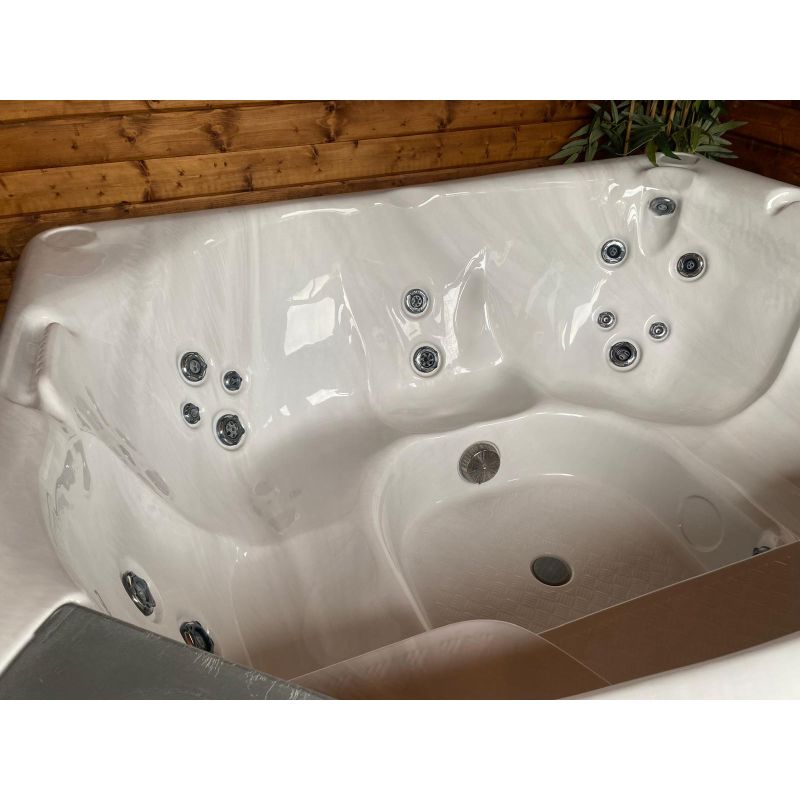 PRE-LOVED BEACHCOMBER 340 LEEP