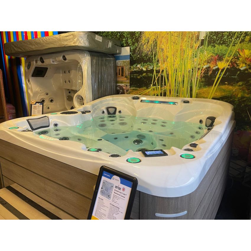 Balmoral Curve Hot Tub™ 