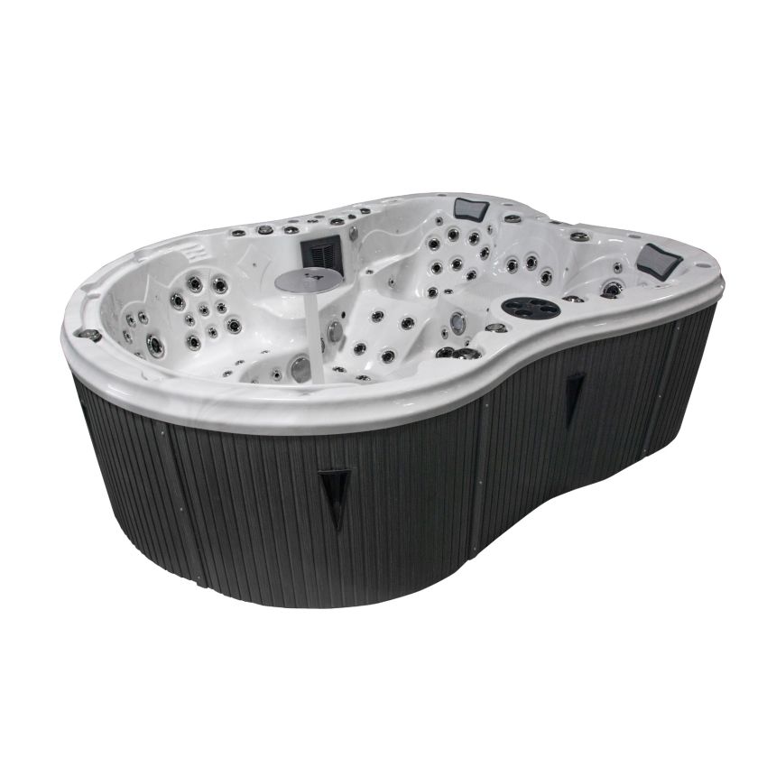  Britannia Hot Tub™