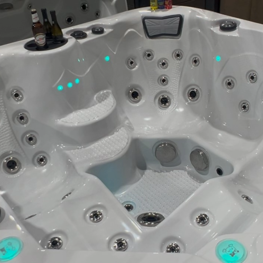 Harmony™ 4 Person 2 Lounger Hot Tub