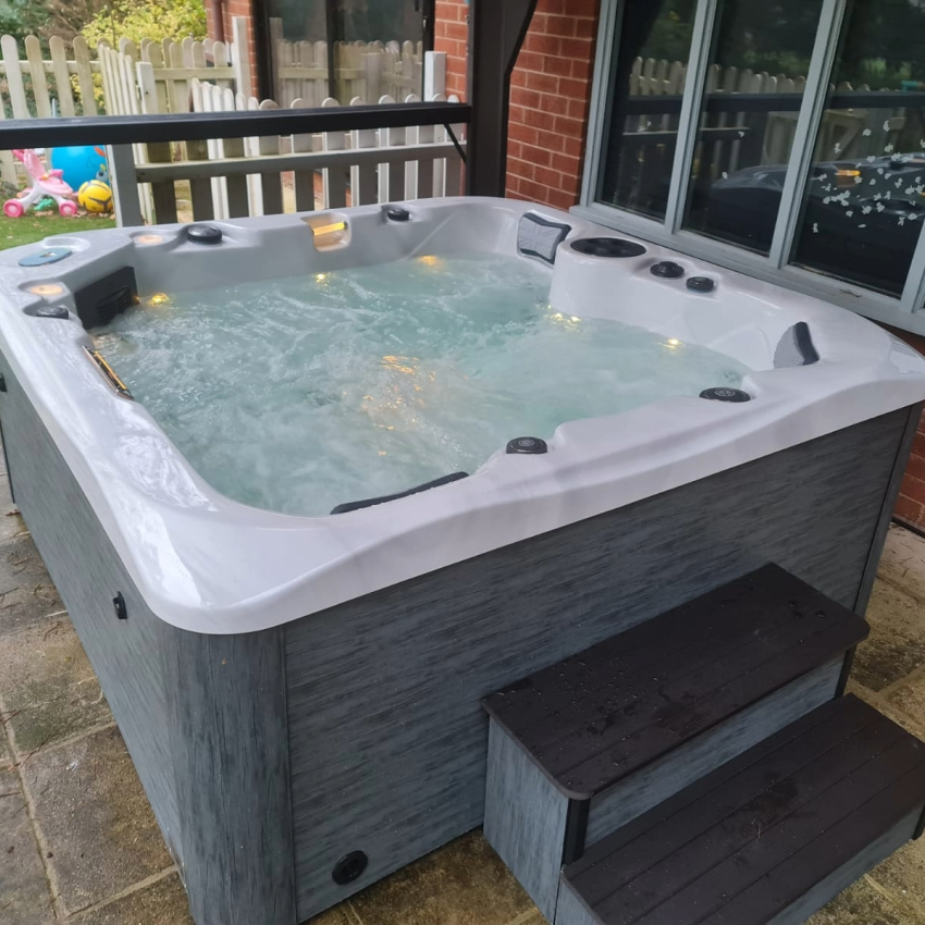 Harmony™ 4 Person 2 Lounger Hot Tub