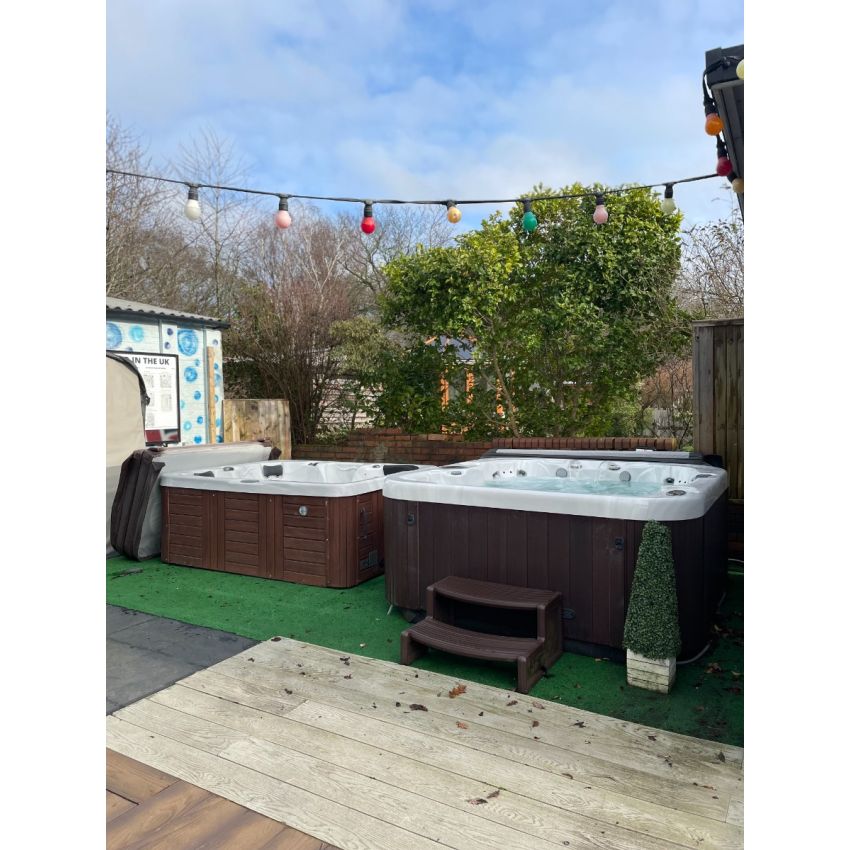 Pre-loved Coast Spas NorthWinds Vantage Hot Tub 