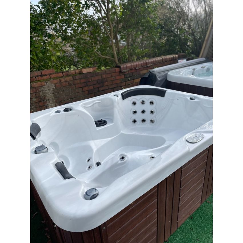 Pre-loved Vista Lincoln