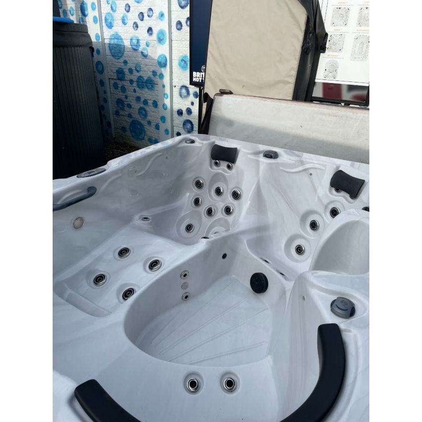 Pre-loved Vista Lincoln