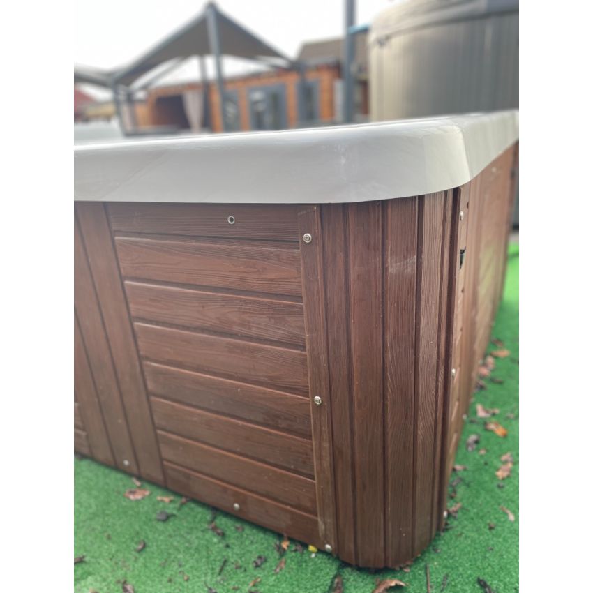 Pre-loved Vista Lincoln