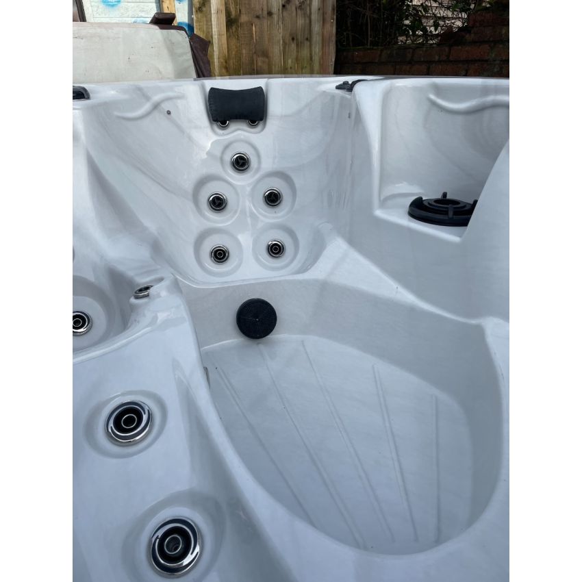 Pre-loved Vista Lincoln