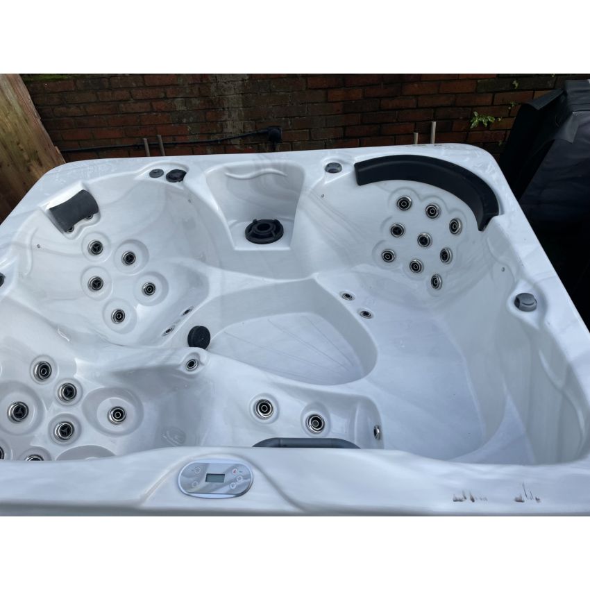 Pre-loved Vista Lincoln