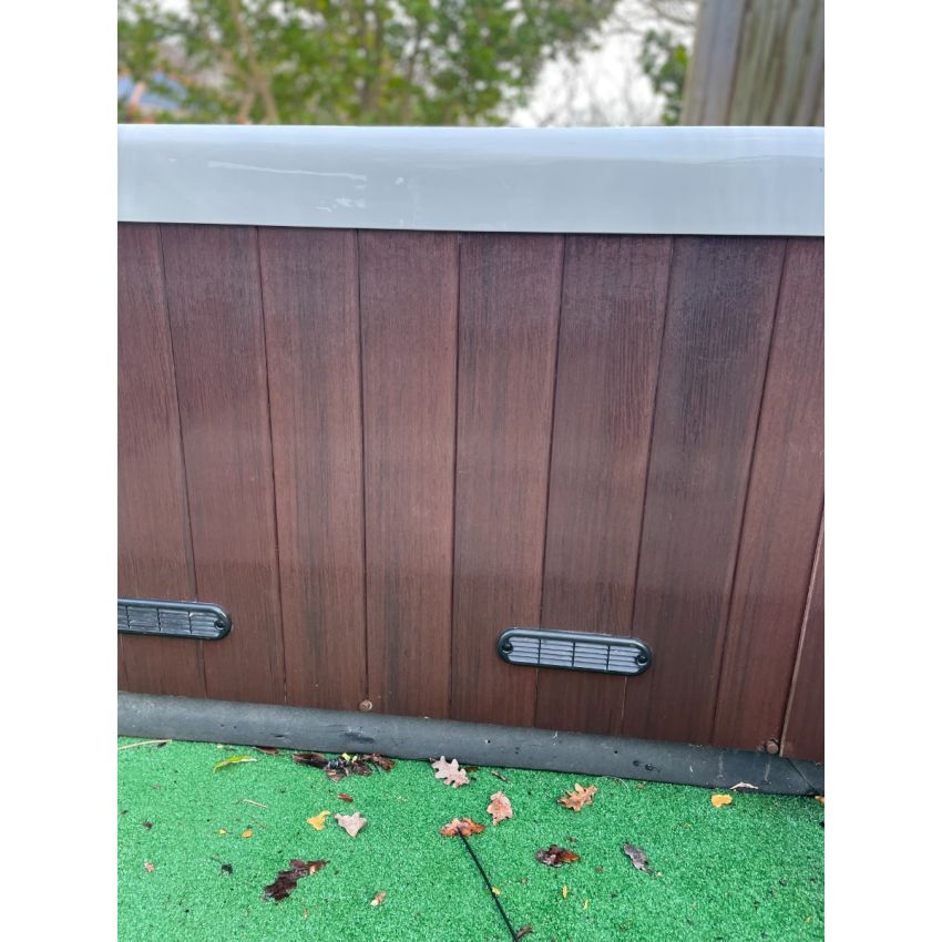 Pre-loved Coast Spas NorthWinds Vantage Hot Tub 