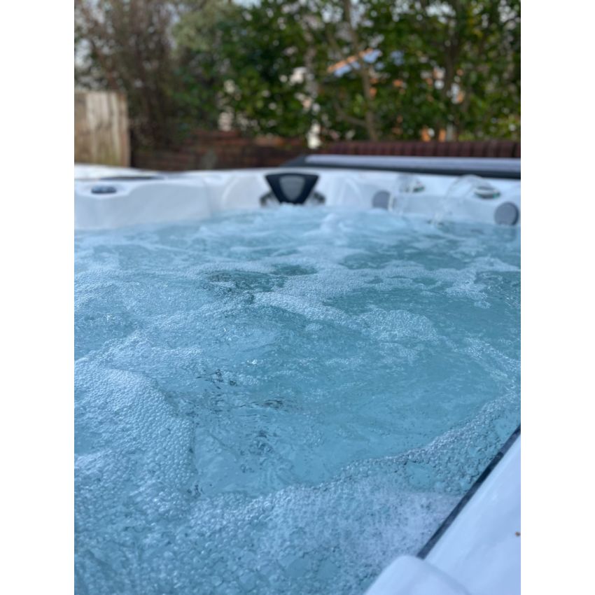 Pre-loved Coast Spas NorthWinds Vantage Hot Tub 