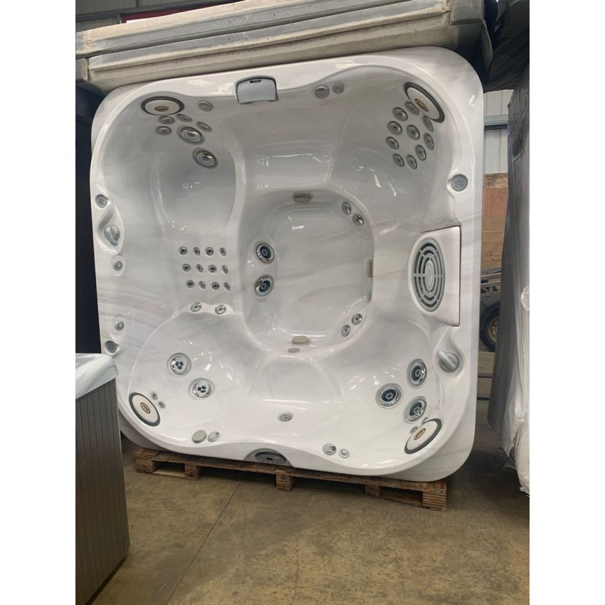 Pre-Loved Jacuzzi J375 + 3x3m Sail Gazebo