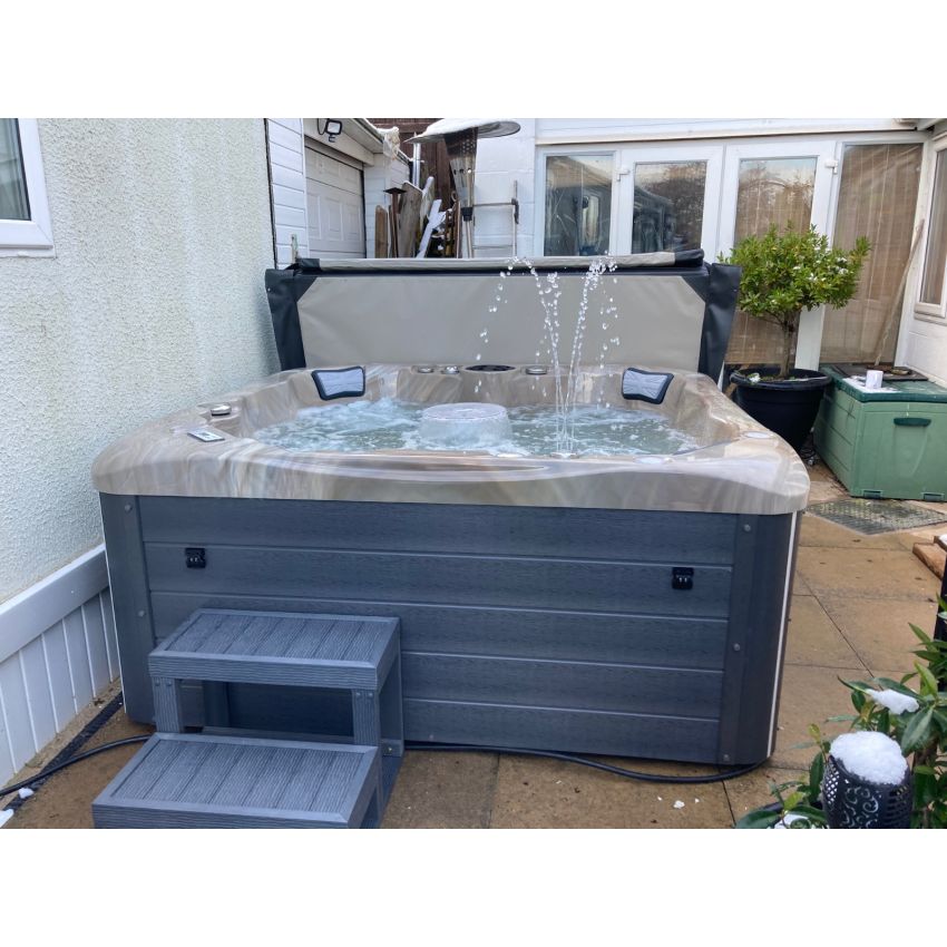 Shakespeare Hot Tub™