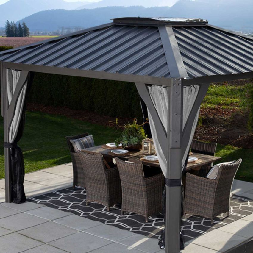 Ex-display Visscher 11x11ft Sierra Gazebo with 1 Louvre