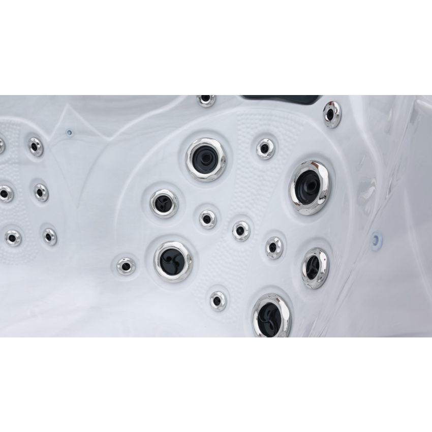 Ex-display Empire Hot Tub™