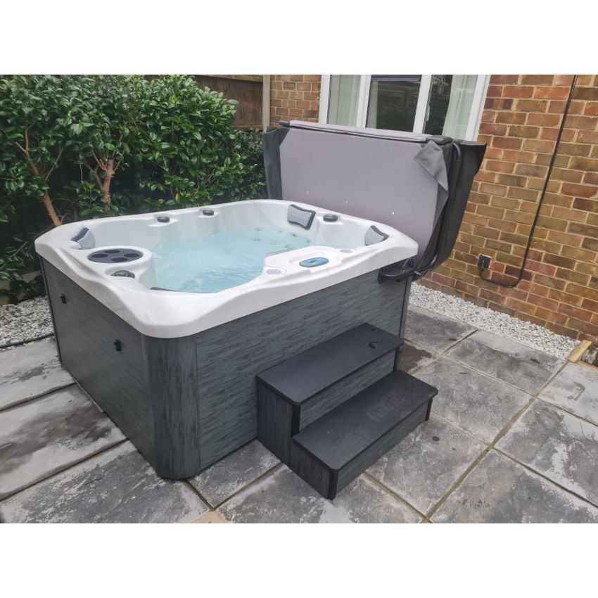 Ex-display Tranquil™ 3-4 Person Hot Tub