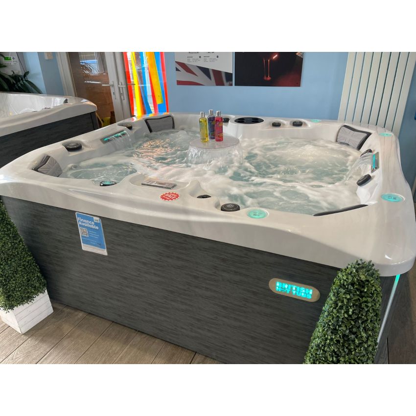 Ex-display Westwood Hot Tub™
